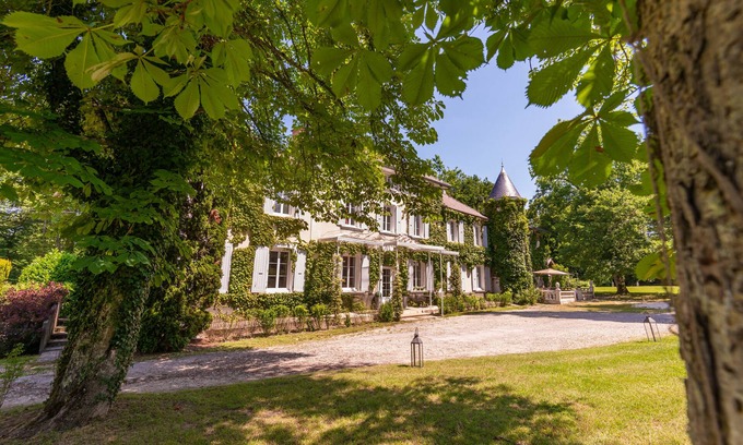 Saint-Geoirs Other | Château des Ayes * lodging wedding seminar restaurant