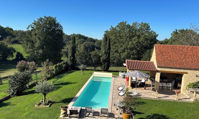 Saint-Felix-de-Reillac-et-Mortemart House | Gîte du pigeonnier with swimming pool Périgord noir Les hirondelles 4 people