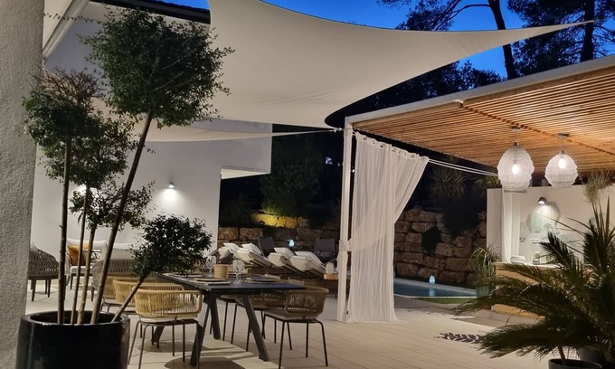 Saint-Maximin-la-Sainte-Baume House | Designer and family architect house heated pool