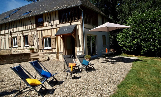 Saint-Sylvestre-de-Cormeilles Apartment | Gîte à la Campagne Proche de Deauville
