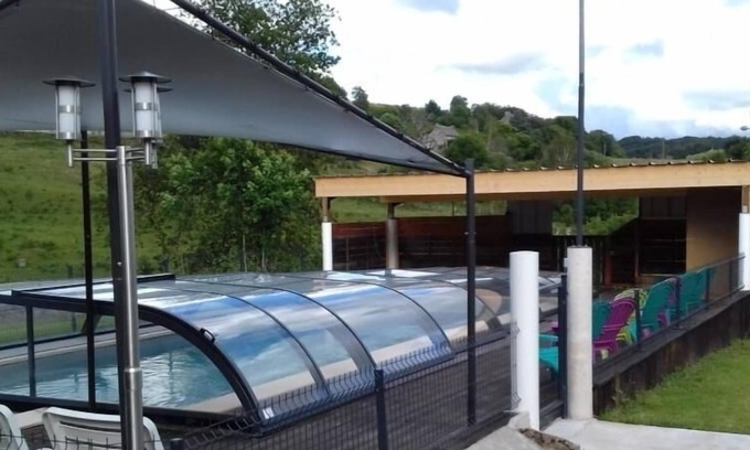 Saint-Symphorien-de-Thenieres House | Inn Saint-Symphorien-de-Thénières, 5 bedrooms, 12 people