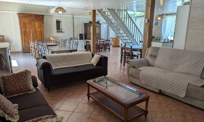 Yevre-le-Chatel Cottage | Large house near Paris, garden, for 12 people