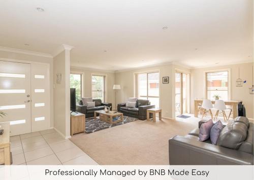 Orange Apartment | Franklin Villa, Central, Comfy & Convenient