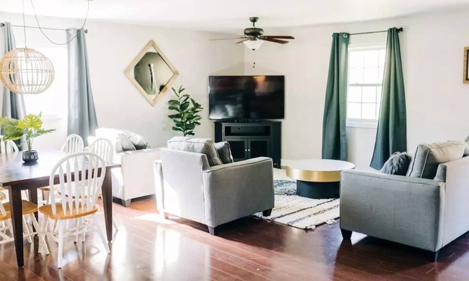 Dundee House | Freda's Place