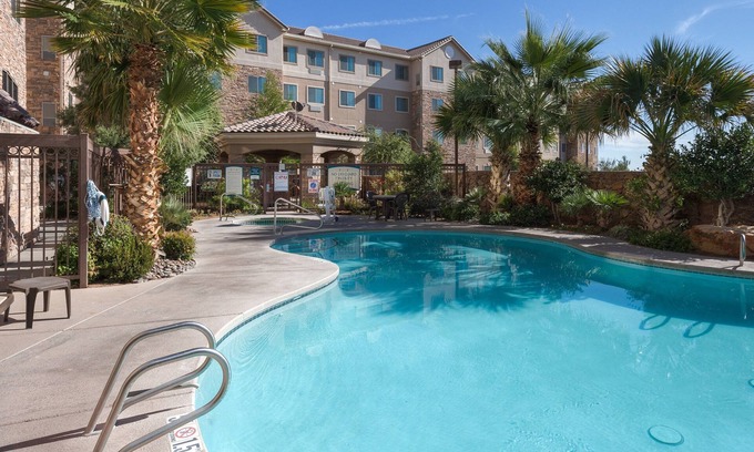 Las Cruces Condo | Free Breakfast. Hot Tub. Near New Mexico State University! An Outdoor Adventure!