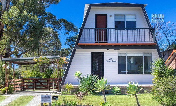 Narrawallee House | Free night on us this winter at Carpe Diem
