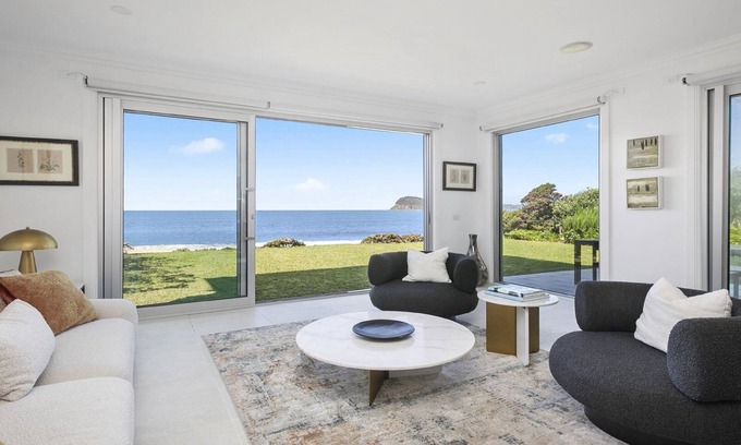 Pearl Beach House | Free Night Stay this Winter*+Beachfront+EV charger