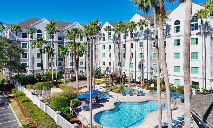 Florida Central Atlantic Coast Apartment | Free Shuttle 2 Queen Disney Area