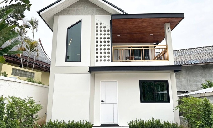 Cherngtalay House | Freeda House Bang Tao Beach