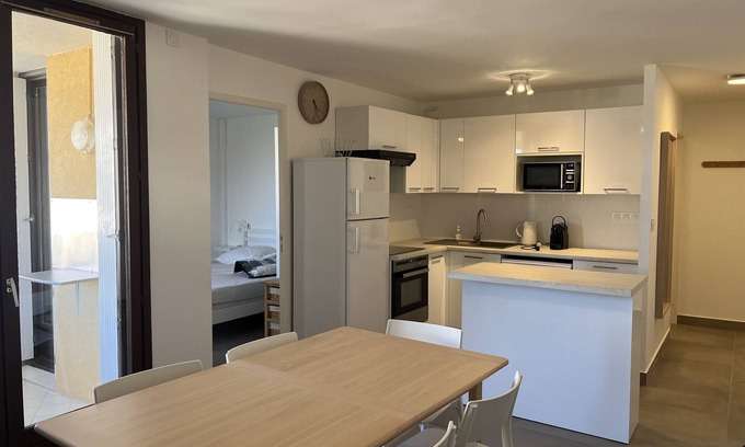 Frejus Plage Apartment | Fréjus Beach, T3, 6 people, air conditioning, WIFI, swimming pool, parking, 5 minutes walk from the beach