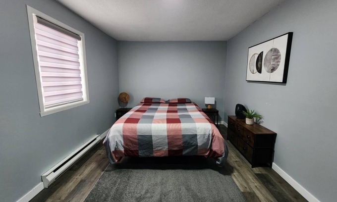 Cornwall Apartment | Freshly Renovated 2 bedroom unit