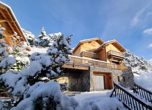Saint-Etienne-de-Tinee Ski Chalet | FRGK "Chalet de Prestige"