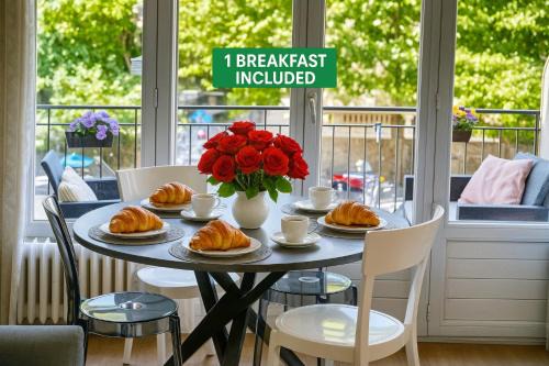 Riou - Petit Juas - Av de Grasse Apartment | FRGK Stanislas 2BR AC