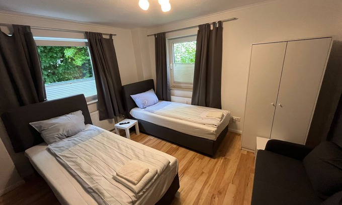 Neumuenster House | Friedrichstraße 8 W4 - 2 bedrooms
