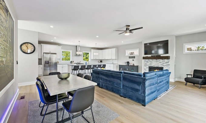 Buena Vista House | Friends in Skyline Places - Luxurious Brand New Build, Great for Groups, 10 min to Downtown Nash!