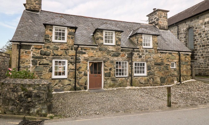 Dolgellau Cottage | FRO AWEL, family friendly, character holiday cottage in Dolgellau