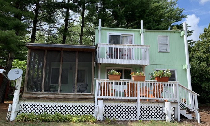 Sister Lakes House | Frog Hollow at Viewpoint Beach on Magician Lake, Sister Lakes, MI 49047