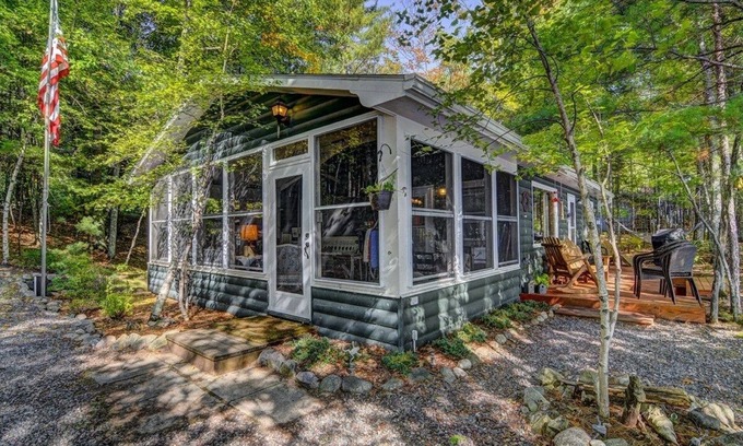 Rhinelander Cabin | Frog Hollow located on private Finely Lake
