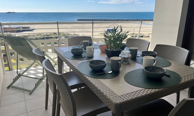 Cap d'Agde Apartment | Front de Mer, Magnificent 6-person apartment.