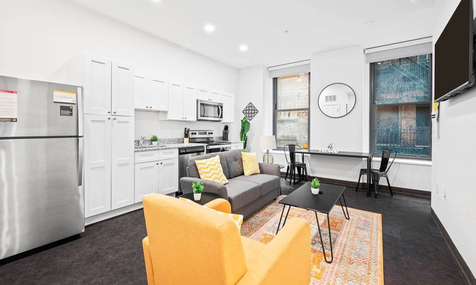 Cultural District Apartment | Frontdesk | City Studio Apt near the North Shore