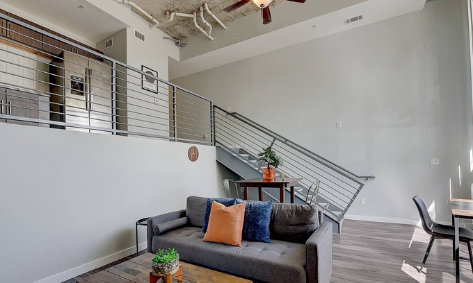 West Campus Apartment | FRONTDESK Pointe on Rio Apts West Campus Austin