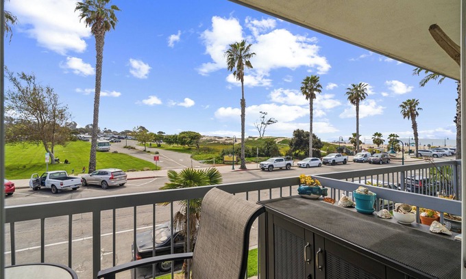 Carpinteria Condo | Full Beach Condo with Private Balcony