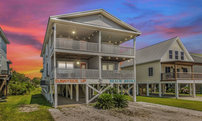 Gulf Shores House | Full Duplex - Prime Spot! Walk to Beach, Shops