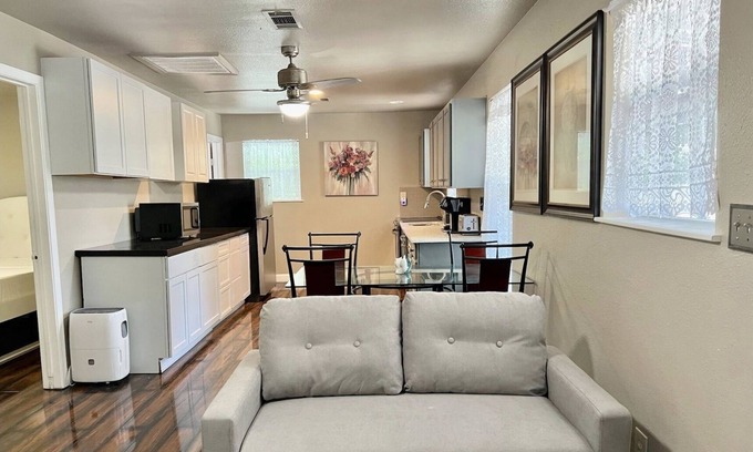 Fort Worth House | Full House Hideaway