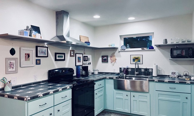 Waco Cottage | FULL KITCHEN – NEW 1-Bedroom Cottage, 15-Minutes From Silos & Baylor