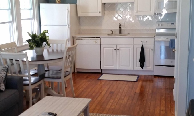 Ventnor City Apartment | Full Summer Rental. Super clean place near the beach and Atlantic City!