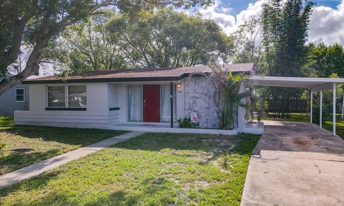 Deltona Lakes House | Fully Equipped 3BR Home in Deltona FL
