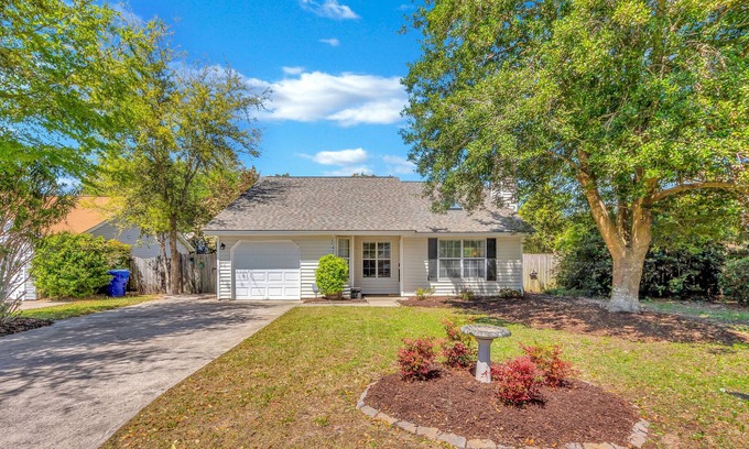 Mount Pleasant House | Fully Equipped Mount Pleasant Home Near Beaches and Downtown