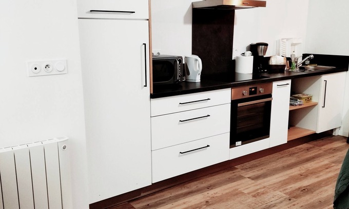 Callac Apartment | Fully-equipped PMR apartment