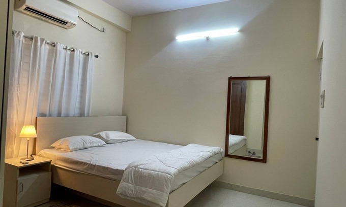 Mehdipatnam Apartment | Fully Furnished 2BR Home Ideal for Work & Family Stays – Hyderabad