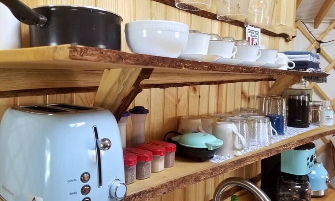 Big Lake Apartment | Fully-Furnished Eureka Yurt 3 🌲 at Alaska Dogstead