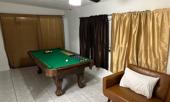 Oak Ridge House | Fully Furnished Orlando Family Vacation 3Br/2bath