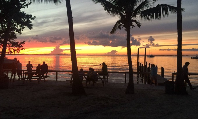 Marathon Apartment | Fully furnished studio, 50 yards from ocean, shared pool, fishing-jetty