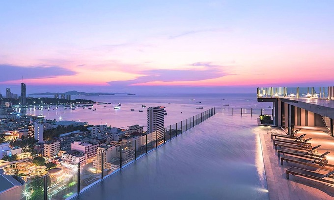 Pattaya Bay Condo | Fully Furnished Excellent Location - Next to Beach