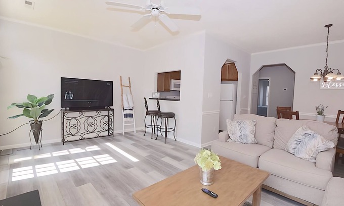 Virginia Beach House | Fully Furnished Affordable Townhouse in Virginia Beach
