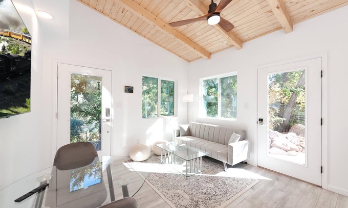 Durango House | Fully Remodeled Cabin with Deck - 10 Minutes to DGO - AC