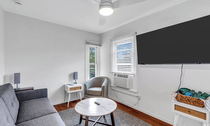 Ocean Grove Apartment | Fully Renovated 1BR Ocean Grove Penthouse Suite #7