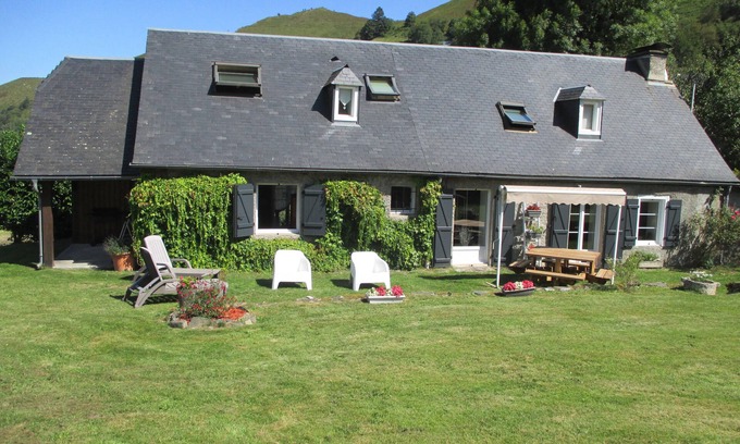 Gazost House | Fully renovated house in the heart of the mountain, comfort, WIFI