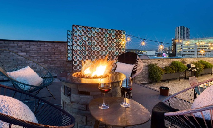 Centro Apartment | Fun Apt: 24/7 Security+Lounge+Rooftop w/Fire Pit