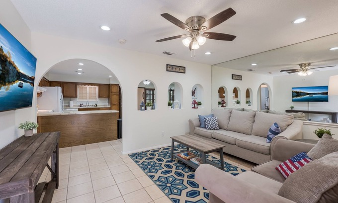 Pipers Meadow House | Fun🤩Family Getaway LacklandAFB🐬SeaWorld🚩Six Flags🚩