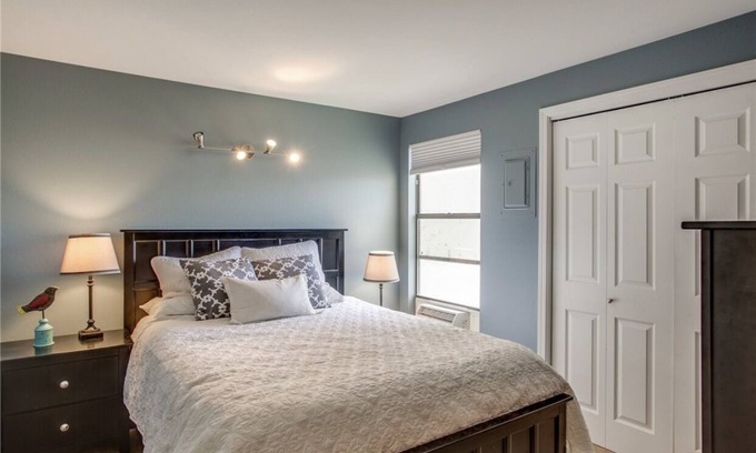 Quincy Condo | Fun in the Sun, Gorge Concerts, Columbia River, Wineries