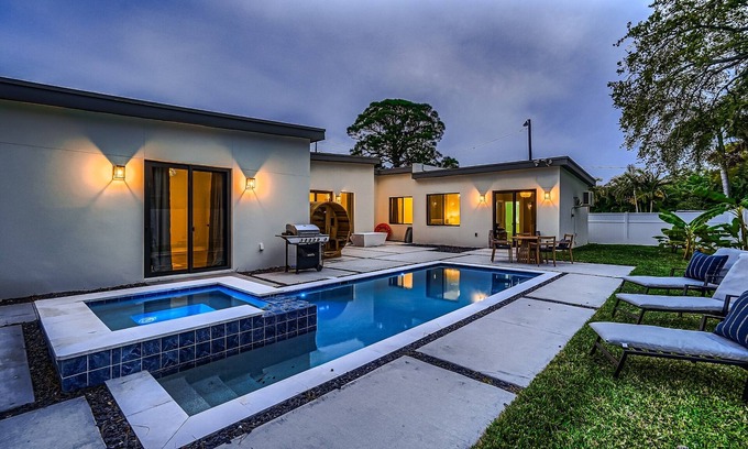 Seminole Villa | Fun & Luxury 5BR Pool Villa w/Sauna+Arcade+Plunge