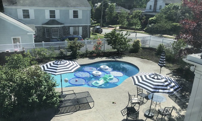 Rosemont House | Fun Resort family living in the city