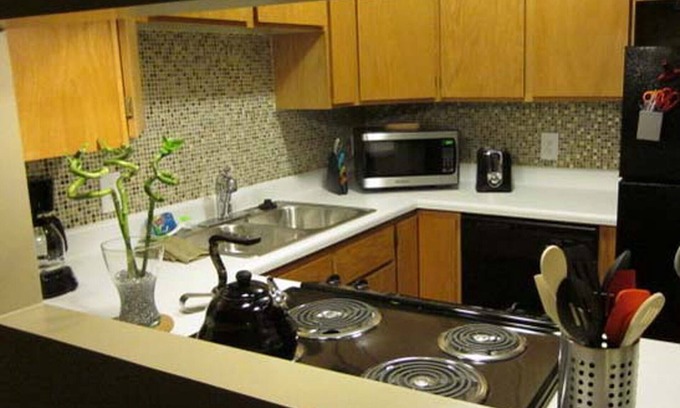 Poplar Grove Condo | Fun, Trendy & Budget Friendly! 2 Bed/1Ba Condo w/WIFI - 2 mi to Downtown