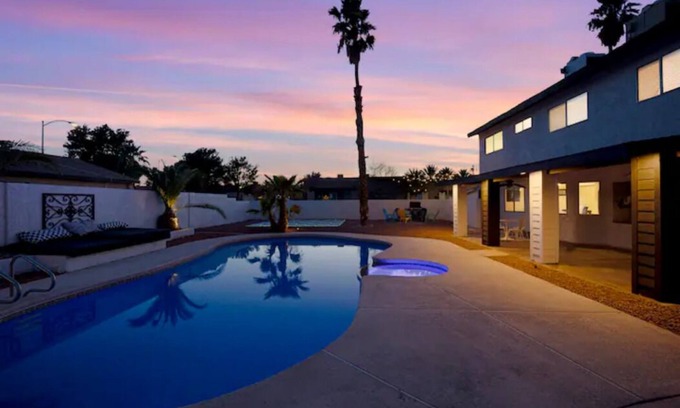 Chinatown House | FUN Villa very Close to the strip !