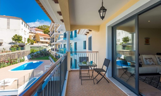 Santa Maria Maior Apartment | Funchal SilverWood Apartment by LovelyStay